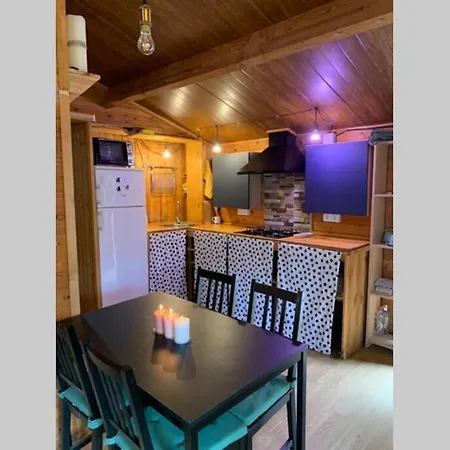 Hermosa Cabana A Menos De 15 Minutos De Chalet